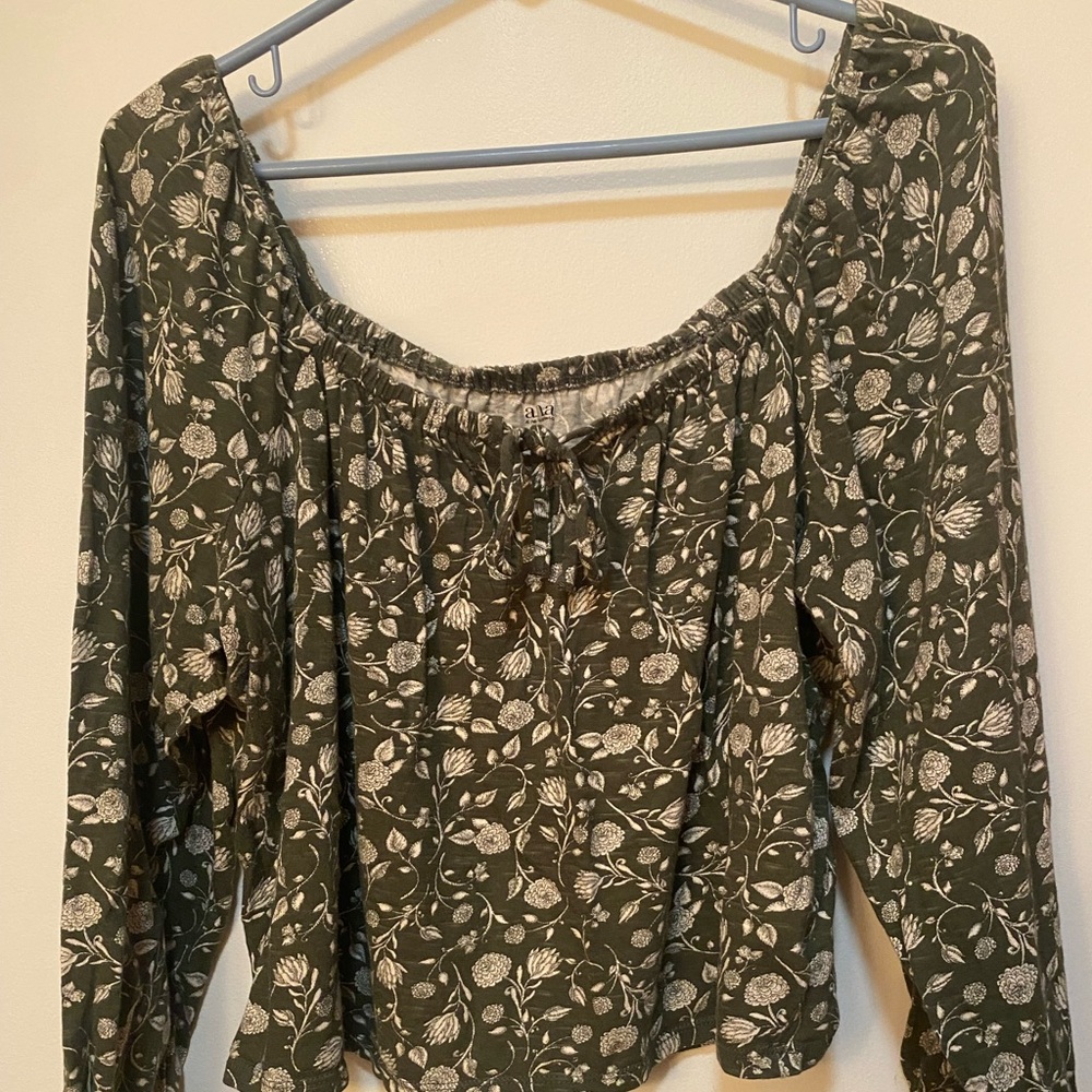Chic Floral Print Blouse in Green